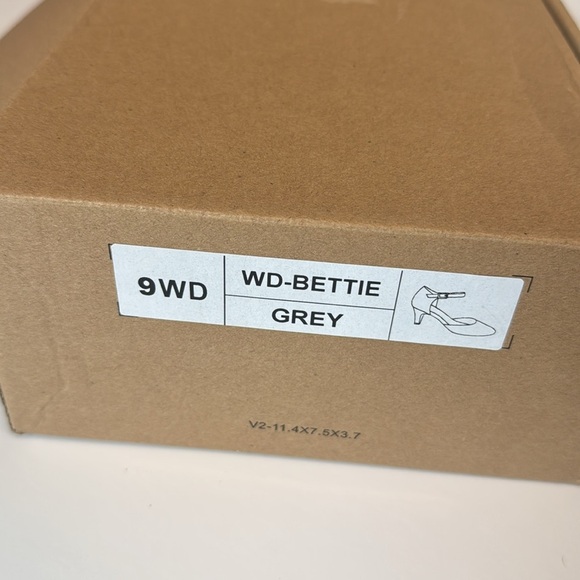 Journee Collection Bettie Womens Pump - Picture 6 of 6